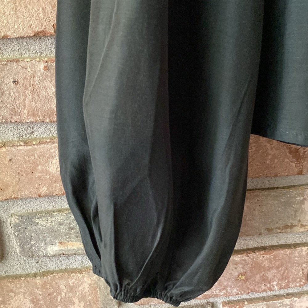 Elegant Black Women's Top with Tank - Picture 3 of 12